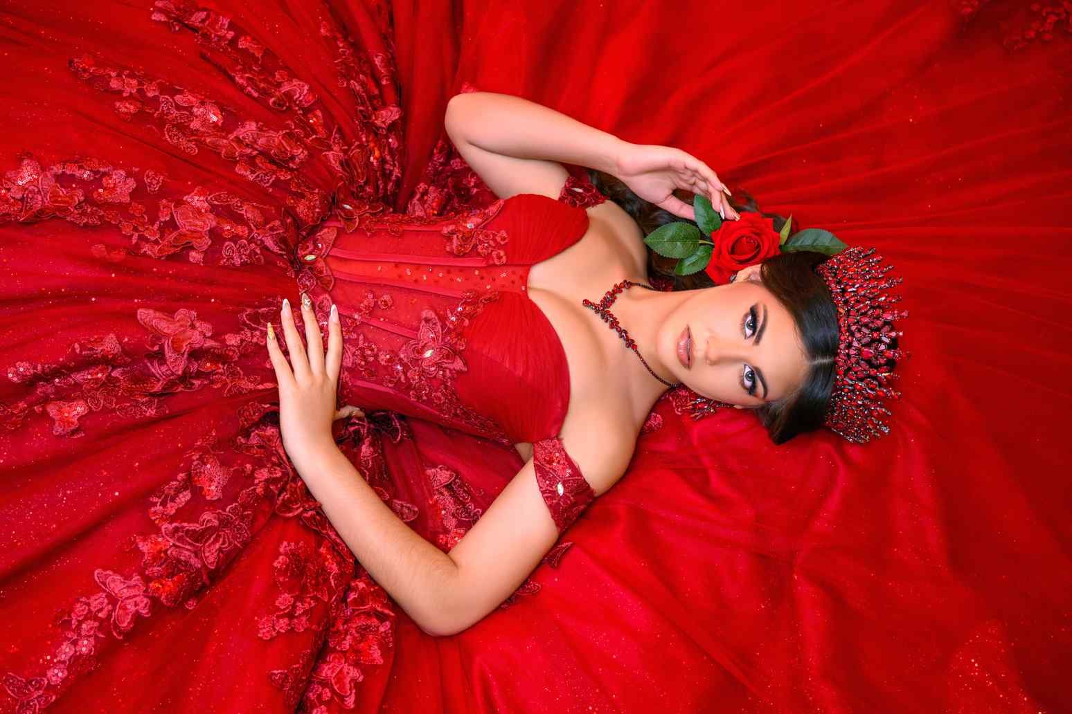 Luxury quinceanera red dress outdoor portrait session in Miami park